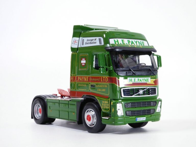 camion_volvo_fh12_transports_payne_cararama_569-014t_1-43_1