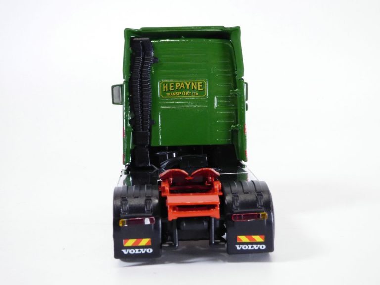 camion_volvo_fh12_transports_payne_cararama_569-014t_1-43_5