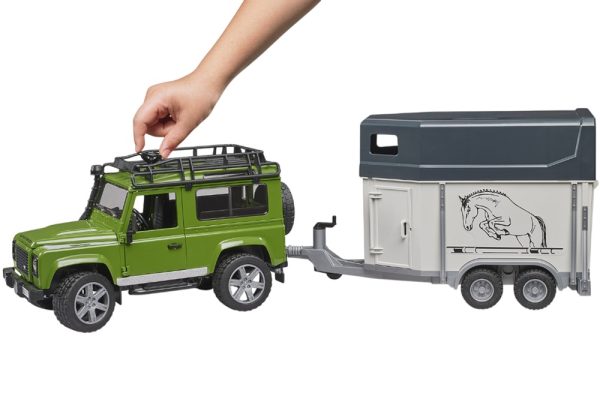 JEEP LAND ROVER DEFENDER CON REMOLQUE CABALLOS 1:16 - Imagen 3
