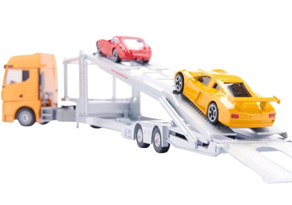 CAMION MAN 4X2 TRANSPORTE AUTOMOVILES CON 2 AUTOS 1:50 - Imagen 6