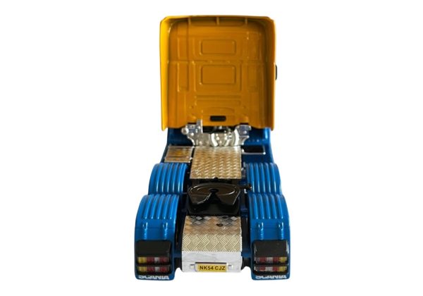 CAMION SCANIA R620A 6x2 EUROPEO BITONO 1:50 - Imagen 4
