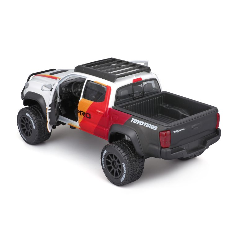 32546_MAIS_2023ToyoTacoTADPRO_WHI_PRD_5